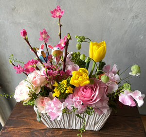【ひな祭りのプレゼント・ギフトに】桃の花を使った春の彩りアレンジ　Mサイズ
